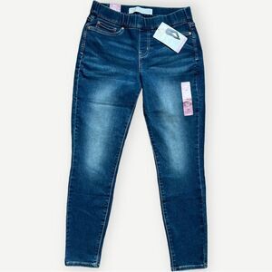 Signature By Levi Strauss Pull-On Skinny Totally Shaping Blue Jeggings. 6. NEW.